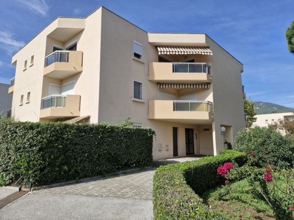 À vendre : Appartement 4 pièces au dernier étage à Toulon - La Serinette