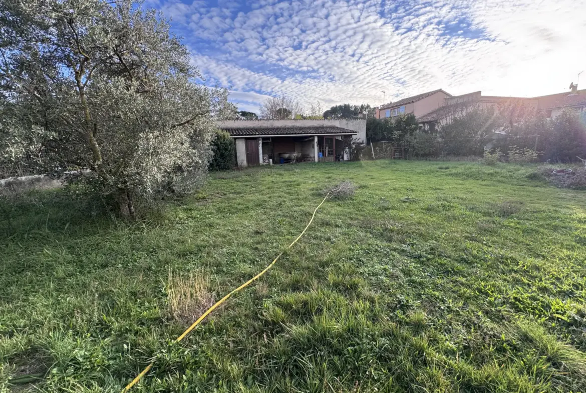 Terrain constructible à vendre à Peyrolles en Provence 