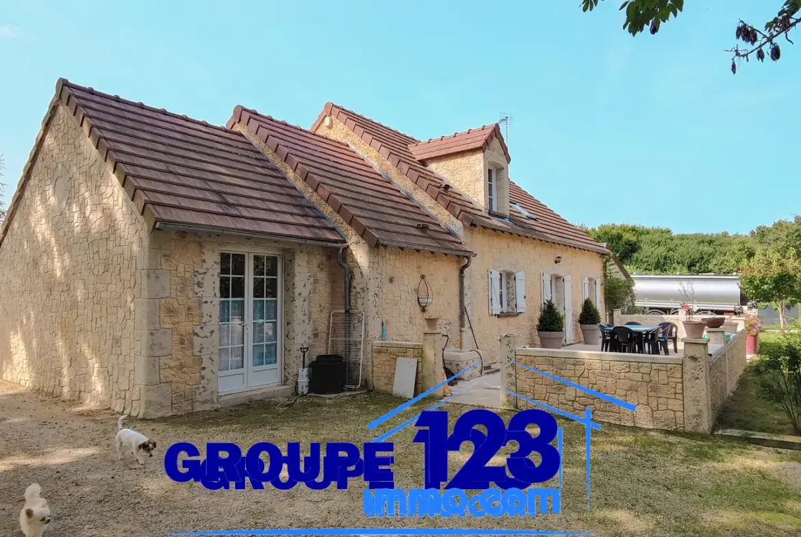 Pavillon spacieux avec terrain et garage indépendant à Villechetive 