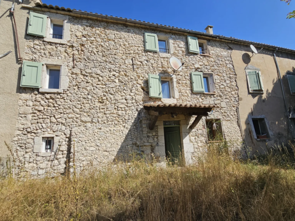 Maison mitoyenne dans un ancien corps de ferme à Andon