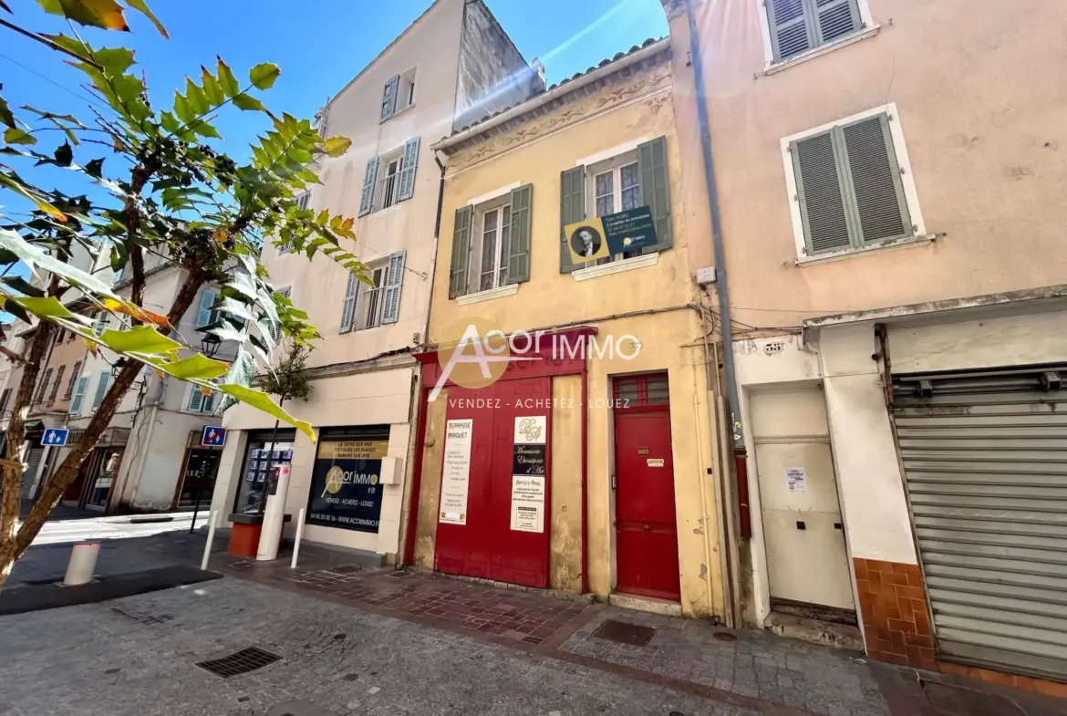 Maison de ville à La Seyne-sur-Mer - 115 m² avec local commercial 