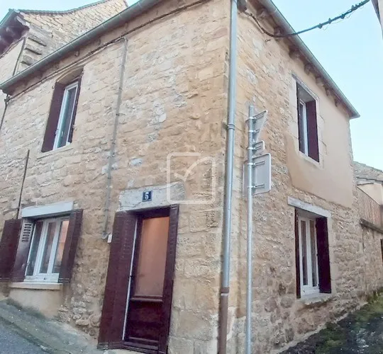 MAISON DE VILLE 75 m² à Gourdon, proche du marché et tous services 