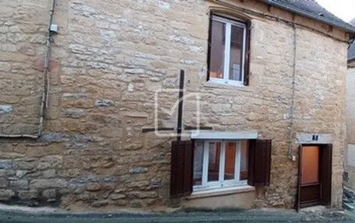 MAISON DE VILLE 75 m² à Gourdon, proche du marché et tous services 