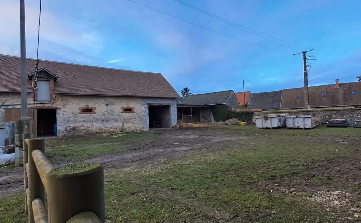 Corps de ferme à vendre à Sainville - Idéal investisseur 