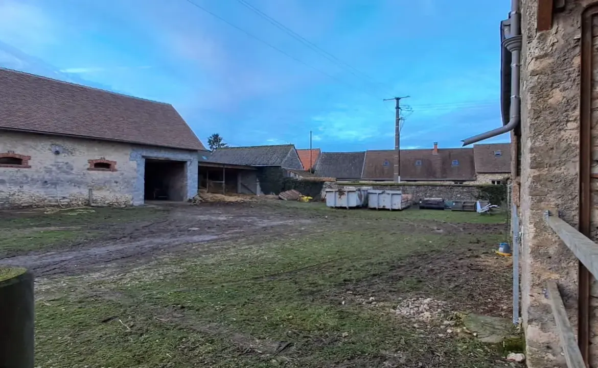 Corps de ferme à vendre à Sainville - Idéal investisseur 