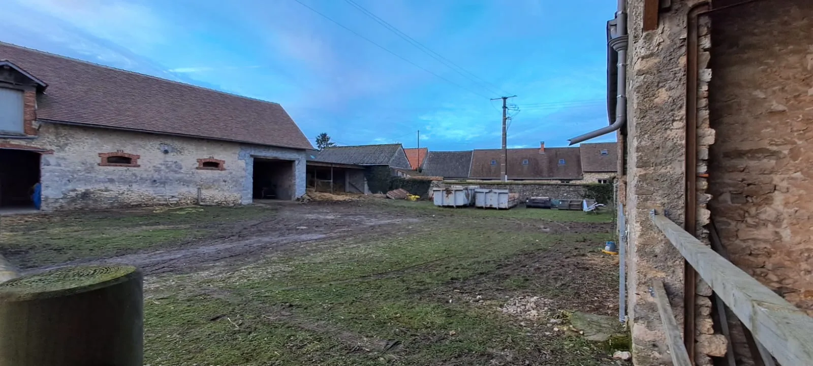 Corps de ferme à vendre à Sainville - Idéal investisseur 