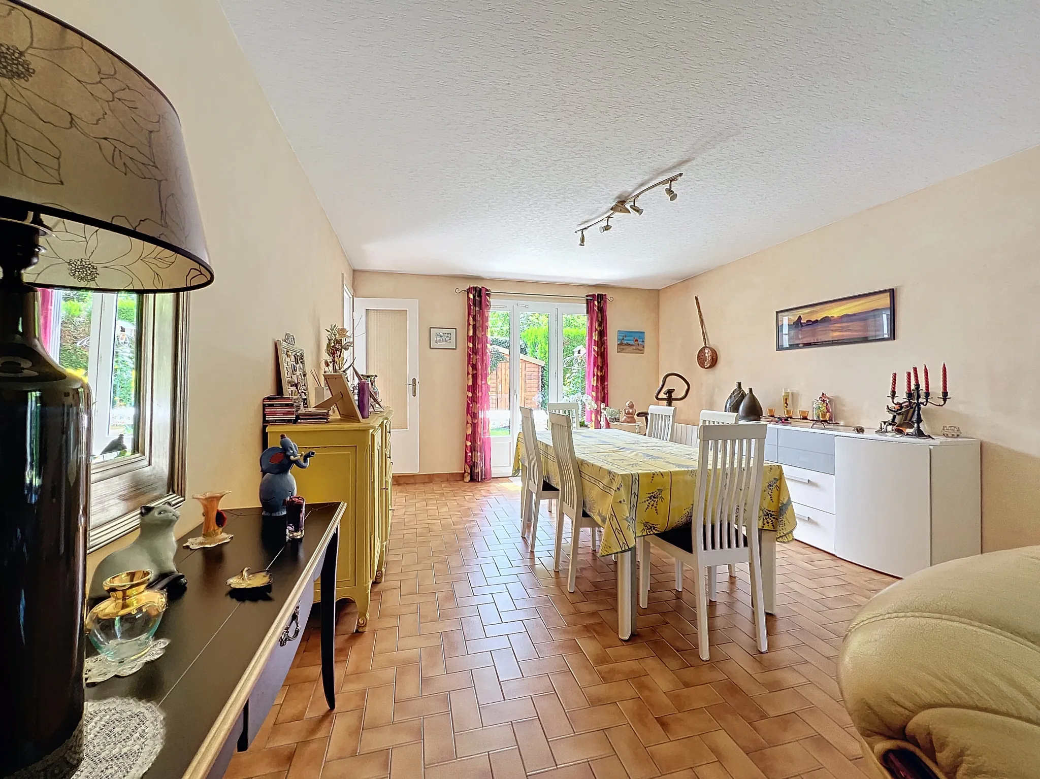 Maison à vendre : 3 chambres avec garage et jardin à Gleizé 