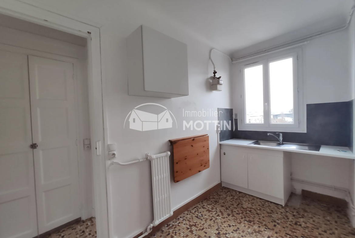 À vendre : Appartement F2 spacieux à Vitry-sur-Seine, proche du RER C 