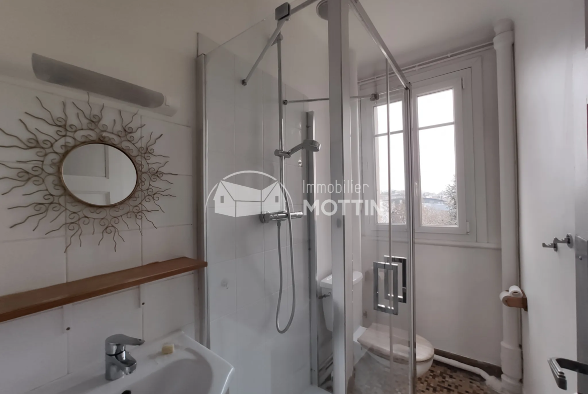 À vendre : Appartement F2 spacieux à Vitry-sur-Seine, proche du RER C 