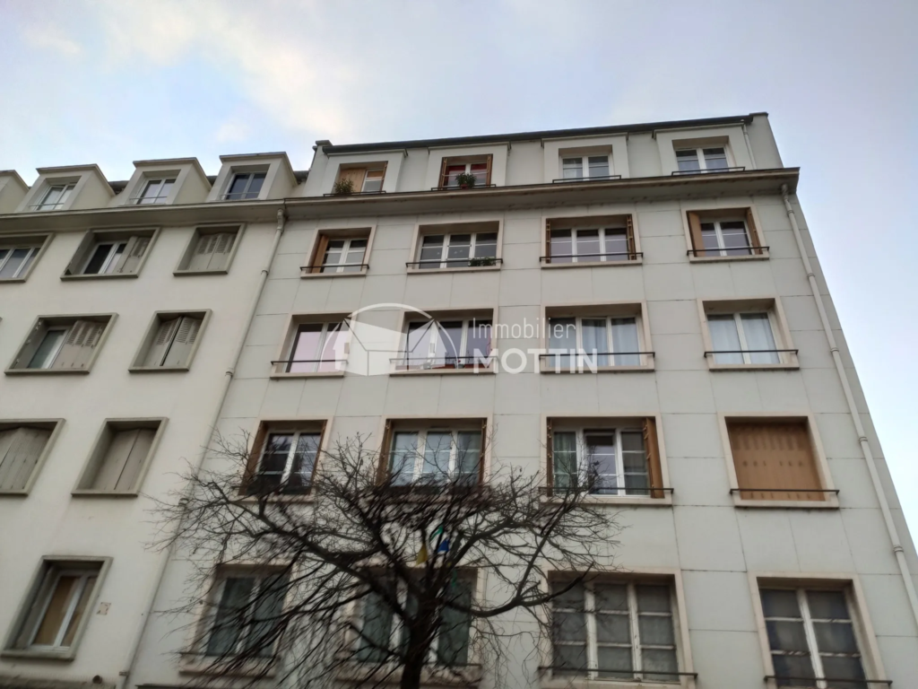 À vendre : Appartement F2 spacieux à Vitry-sur-Seine, proche du RER C