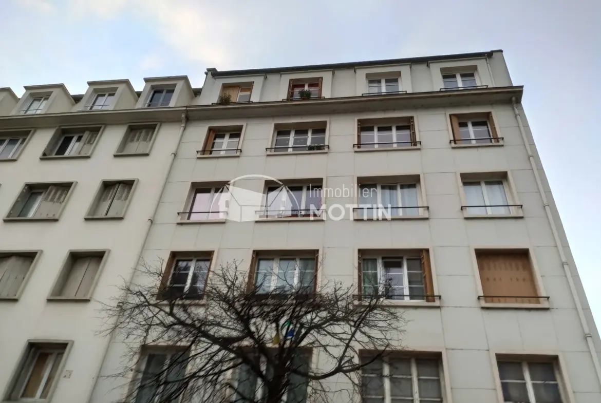 À vendre : Appartement F2 spacieux à Vitry-sur-Seine, proche du RER C 