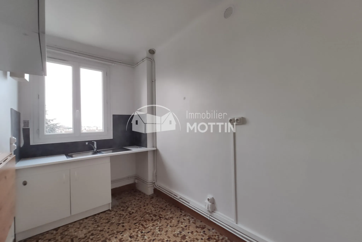 À vendre : Appartement F2 spacieux à Vitry-sur-Seine, proche du RER C 