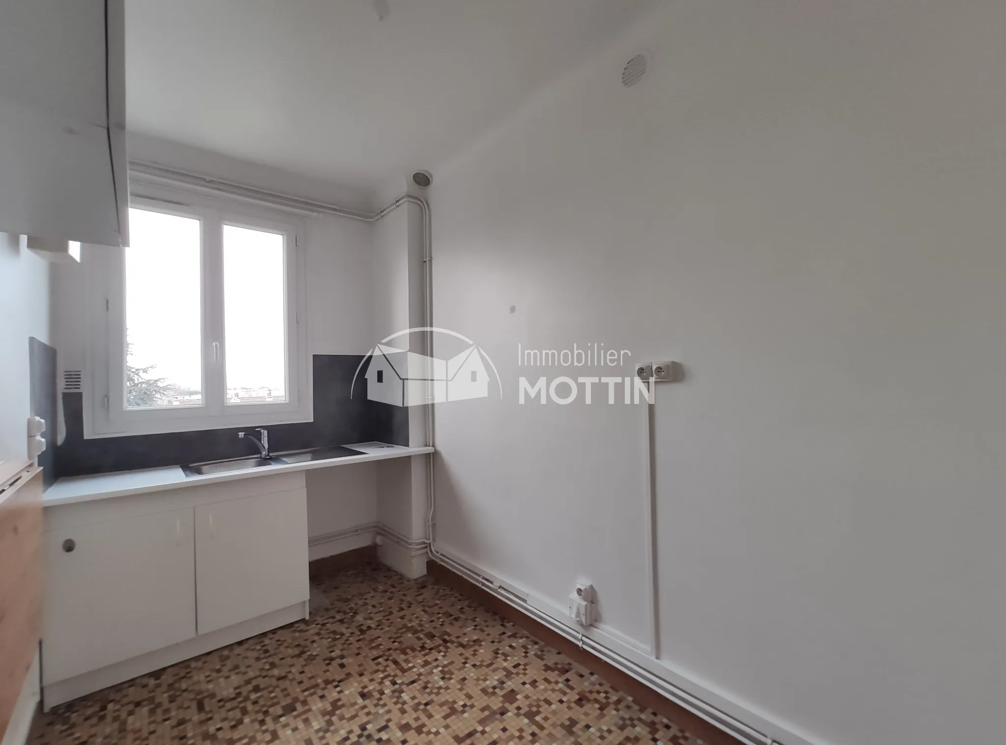 À vendre : Appartement F2 spacieux à Vitry-sur-Seine, proche du RER C 