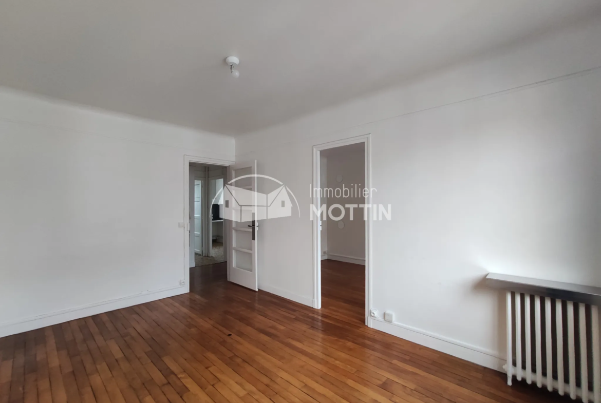 À vendre : Appartement F2 spacieux à Vitry-sur-Seine, proche du RER C 