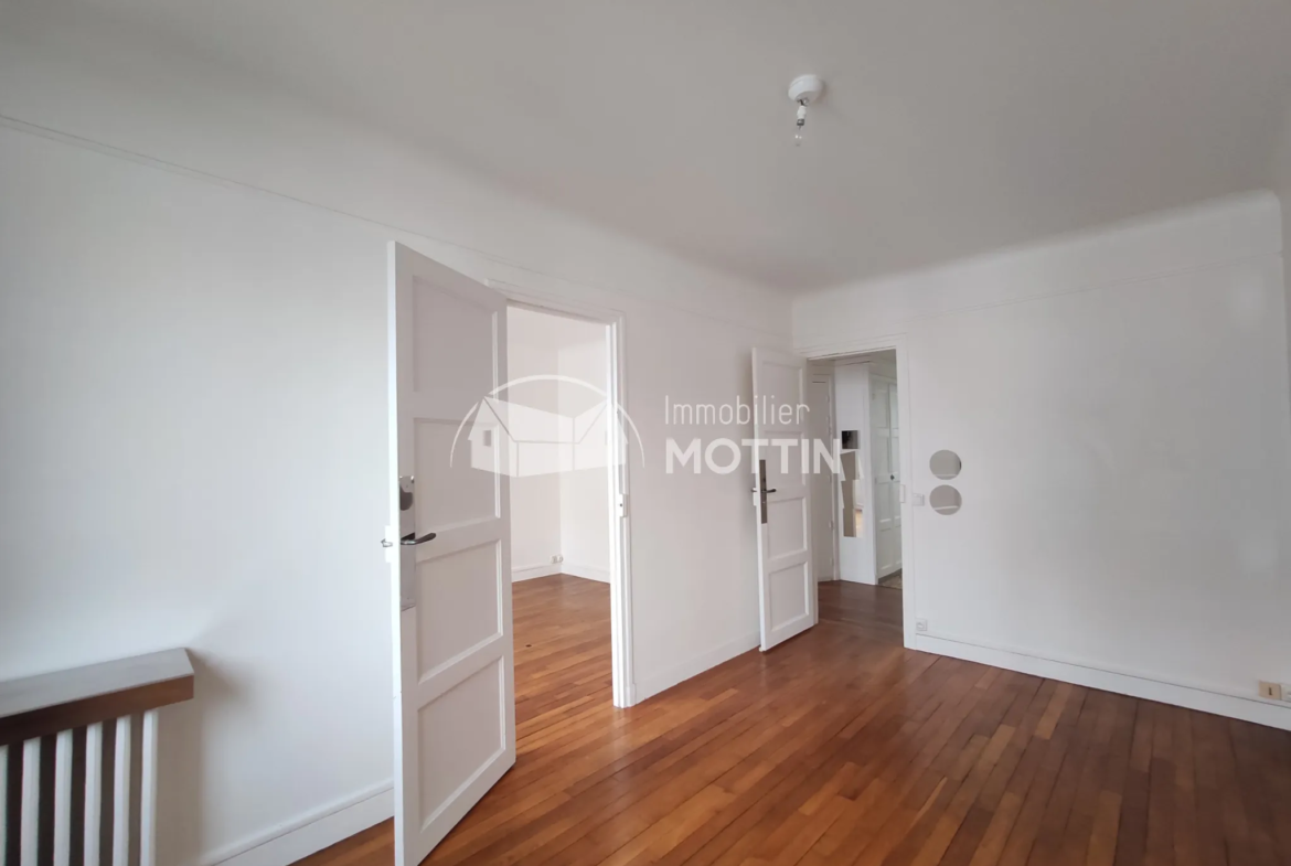 À vendre : Appartement F2 spacieux à Vitry-sur-Seine, proche du RER C 