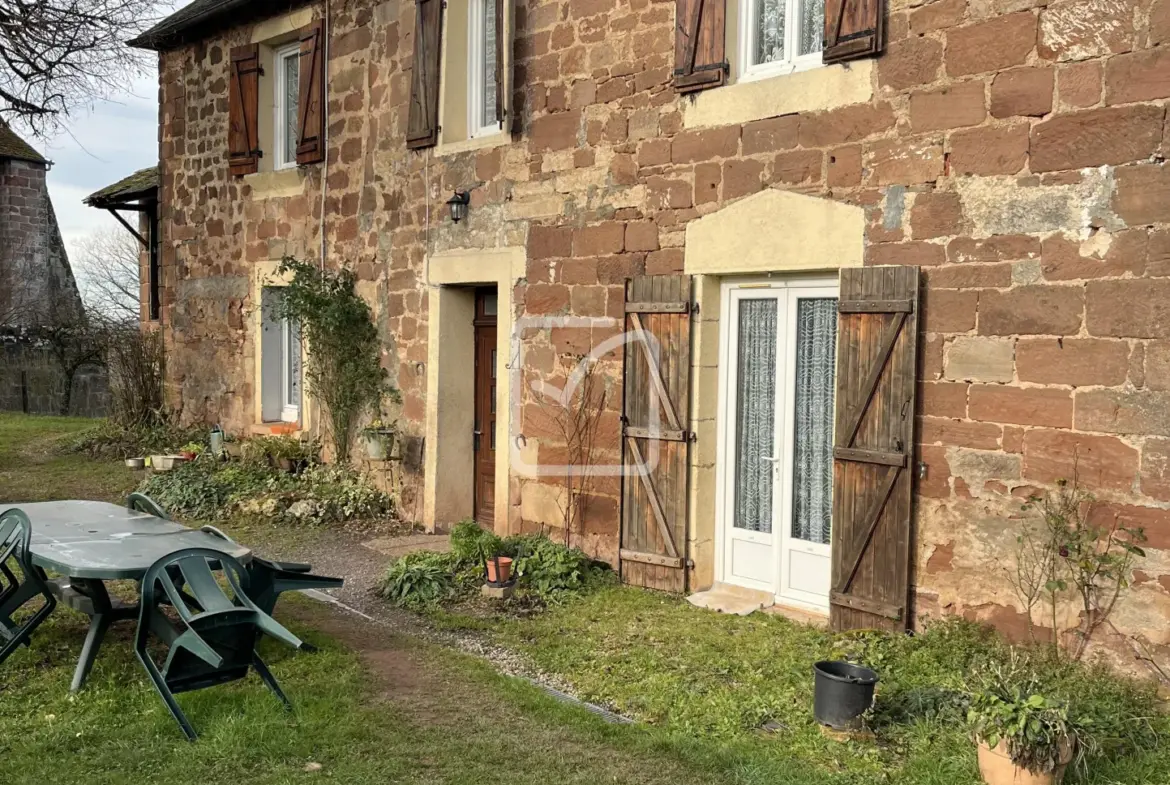 Corps de ferme 6 pièces à Saint Robert, Corrèze 