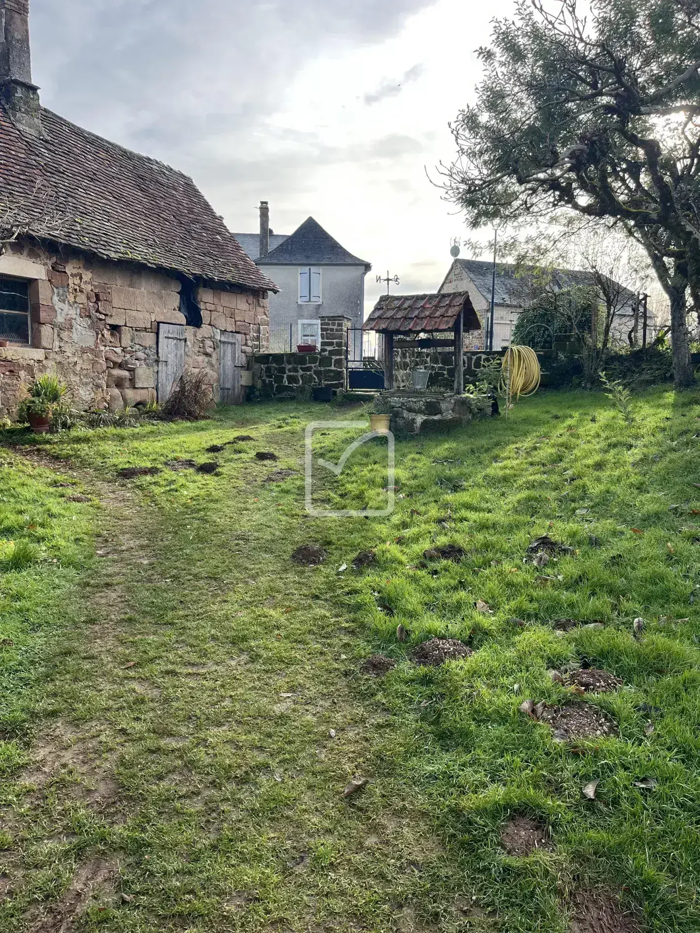 Corps de Ferme avec 6 pièces à Saint-Robert 