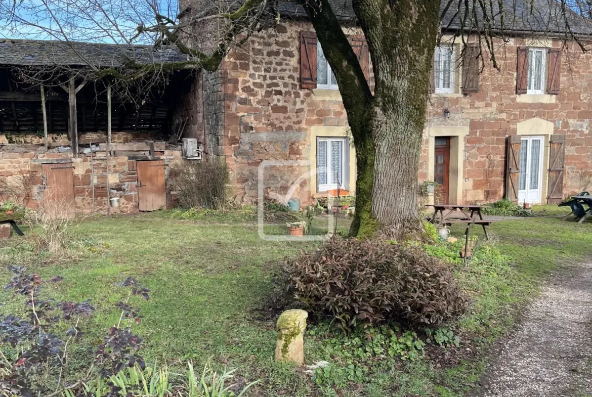 Corps de ferme 6 pièces à Saint Robert, Corrèze 