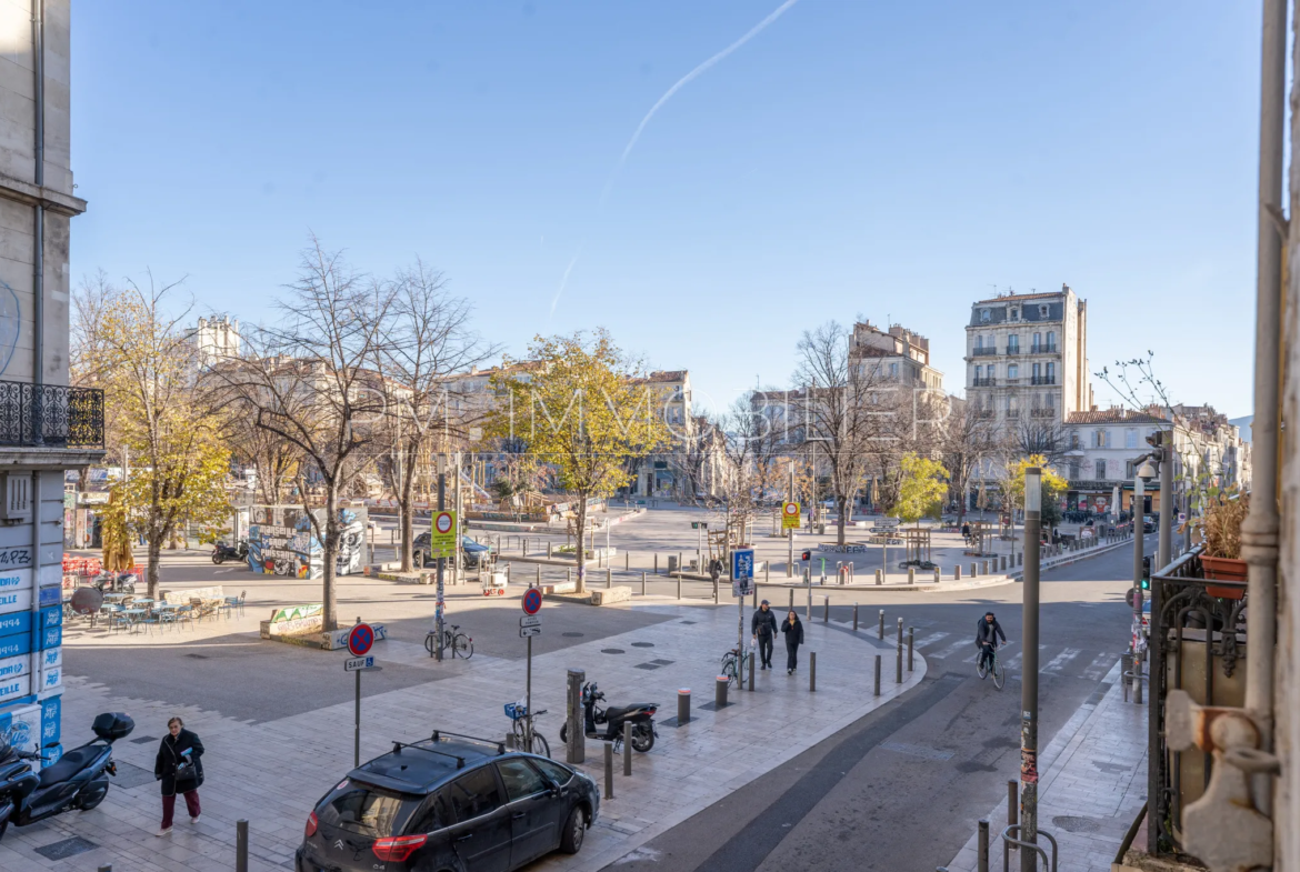 À vendre : Appartement T3 à rénover - Place Jean Jaurès, Marseille 