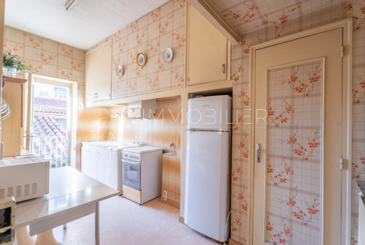 À vendre : Appartement T3 à rénover - Place Jean Jaurès, Marseille 