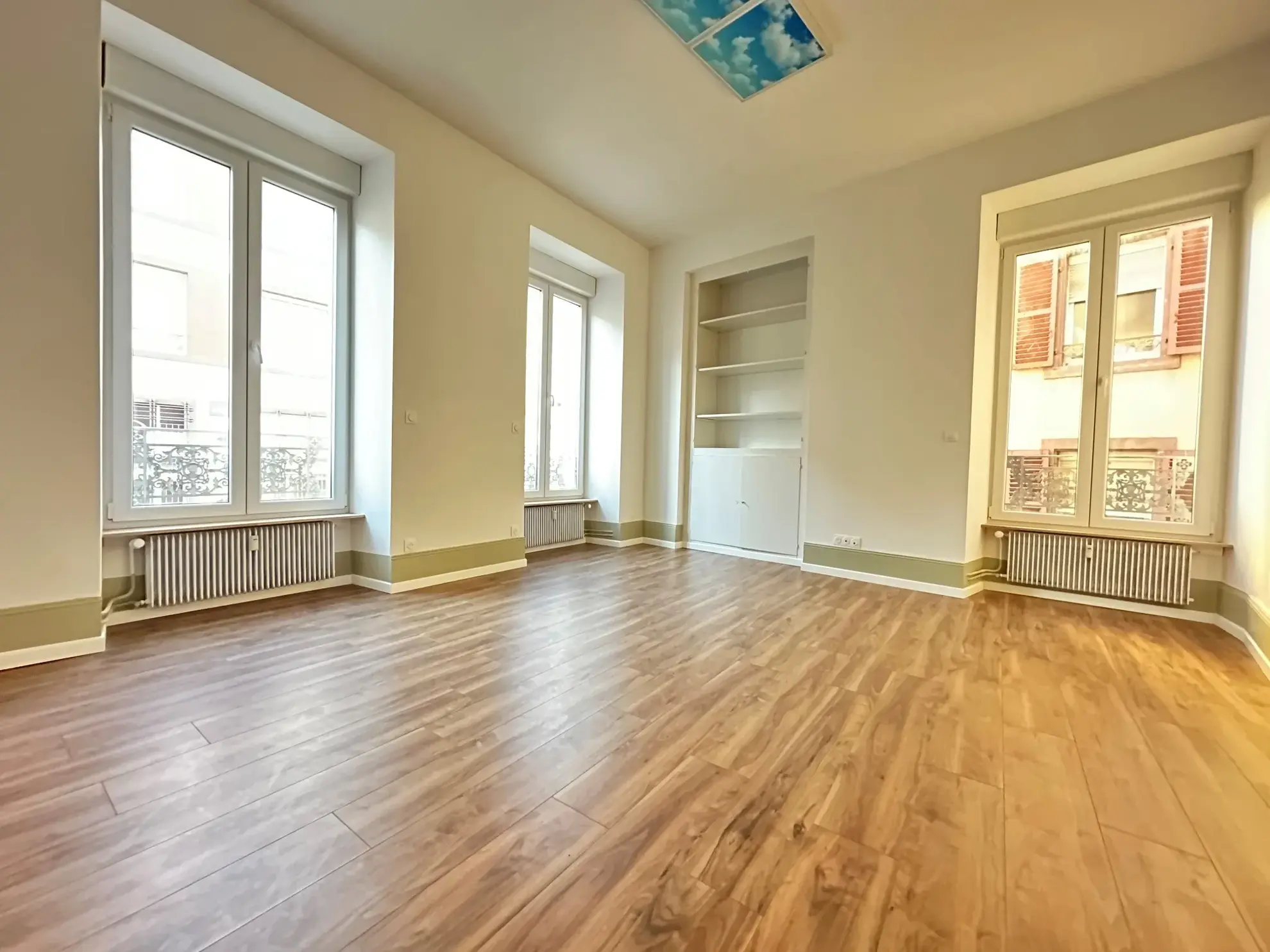 Appartement T5 rénové à Belfort, parfait état 