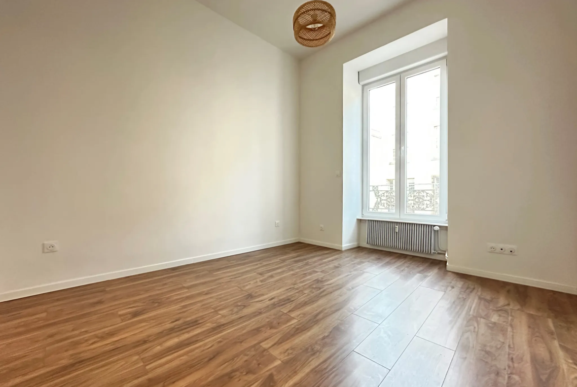 Appartement T5 rénové à Belfort, parfait état 