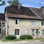 Immeuble à vendre avec 3 appartements à Orchamps