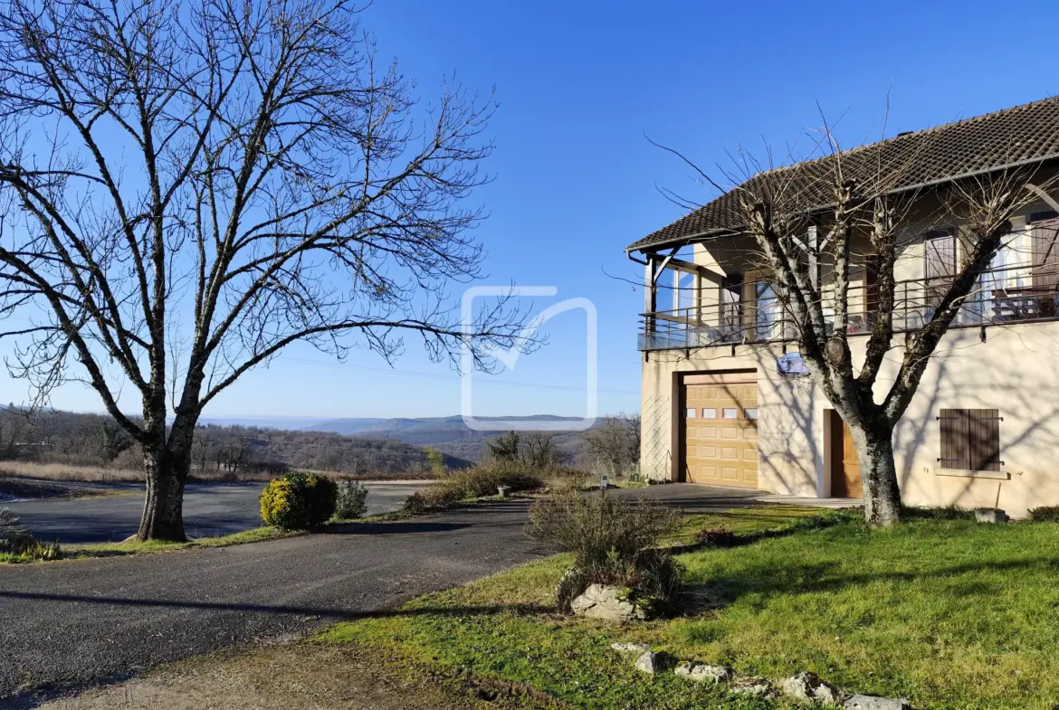 Maison spacieuse à vendre à Lachapelle-Auzac avec potentiel locatif 