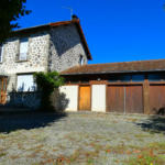 Maison en pierre à vendre à Jussac - 3 chambres, 1700 m² de terrain