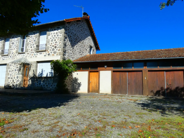 Maison en pierre à vendre à Jussac - 3 chambres, 1700 m² de terrain