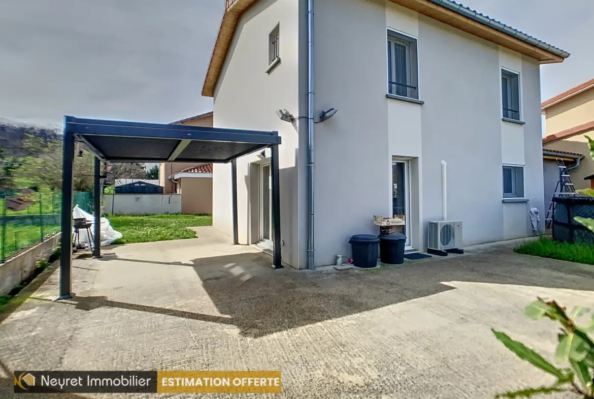 Maison individuelle récente à Givors de 105 m² avec jardin et piscine hors-sol 