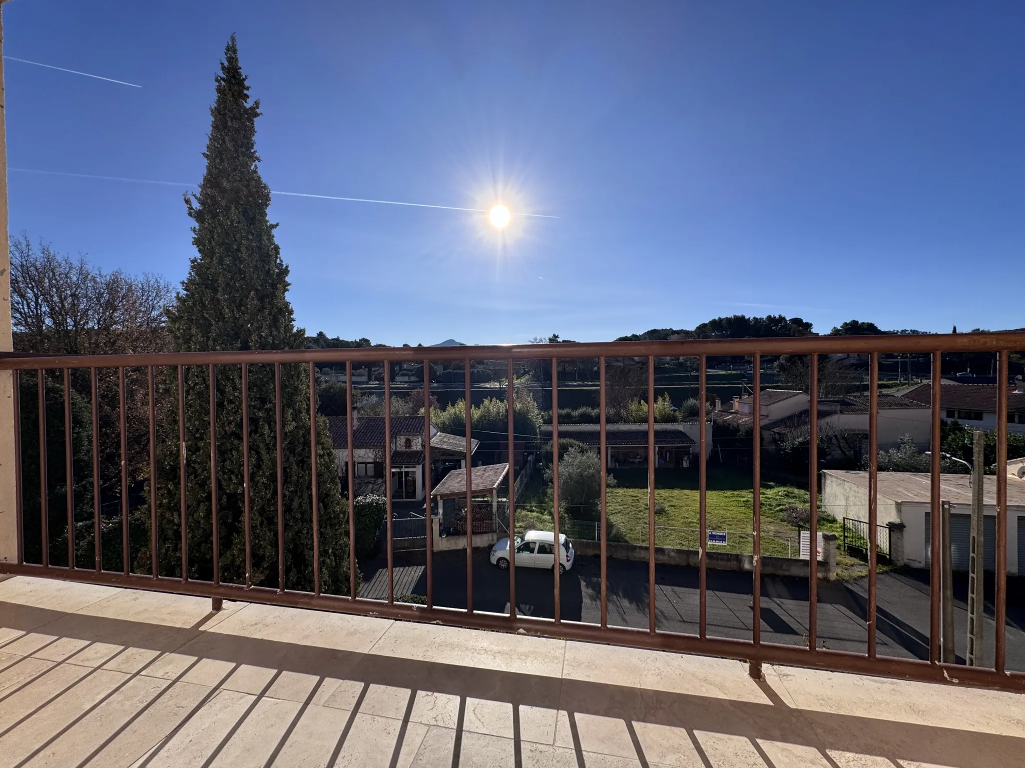 Appartement T4 rénové avec balcon à Peyrolles-en-Provence 