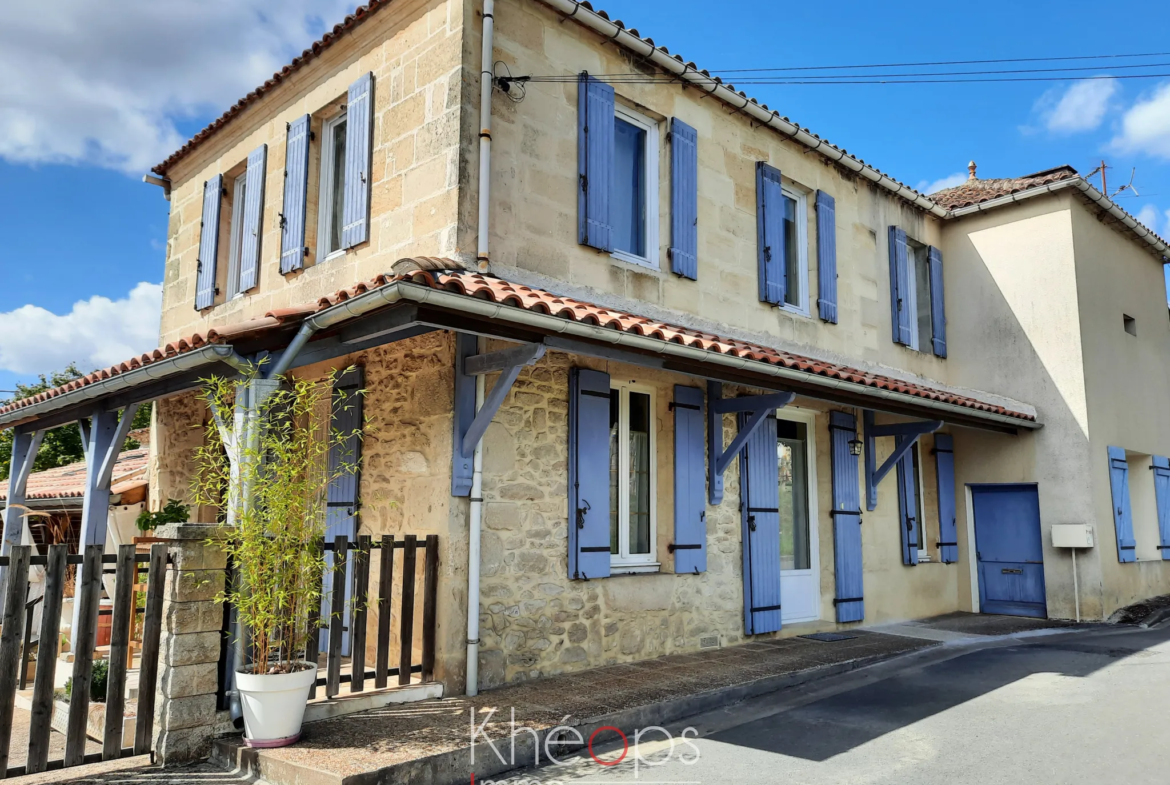 Maison de Bourg à Mauriac - 5 Chambres et Jardin 