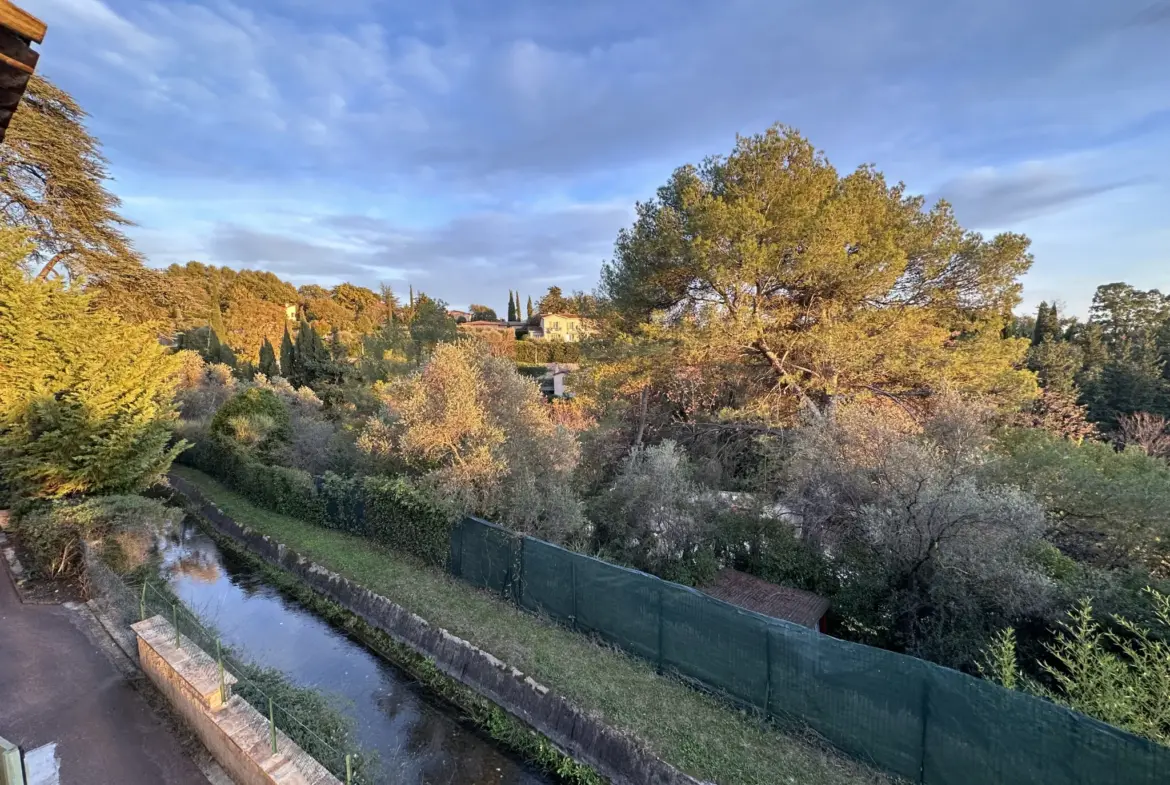 À vendre : Appartement 2 pièces de 38 m² à Grasse 