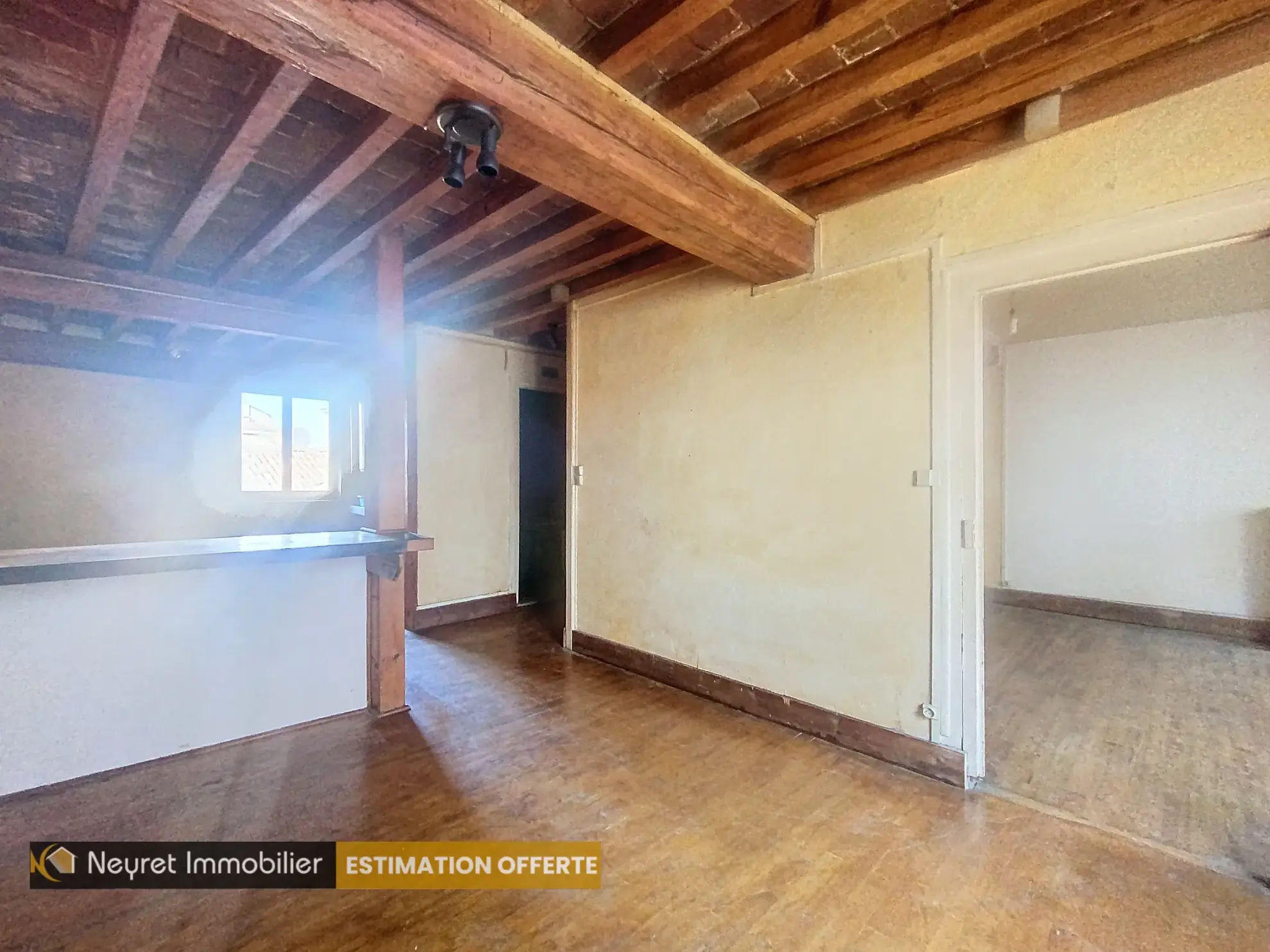 Appartement à rénover au centre de Villefranche-sur-Saône 