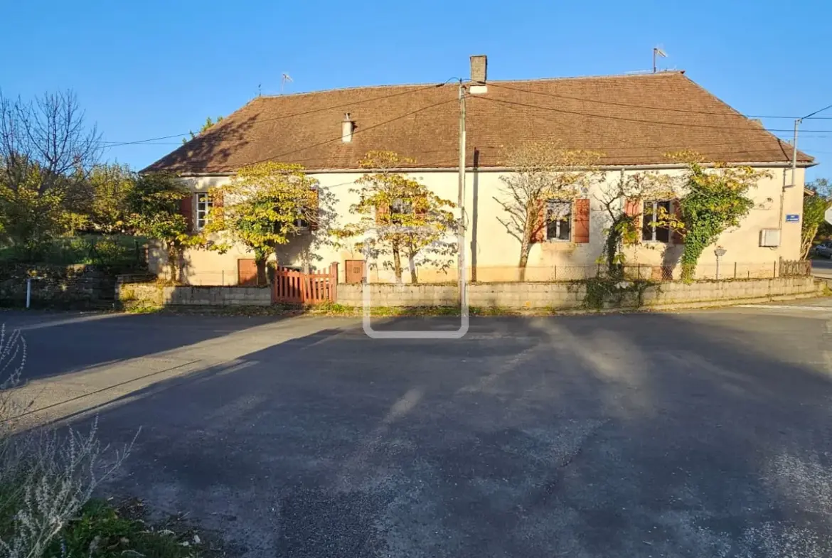 Ensemble immobilier à Alvignac - 295 400 € 