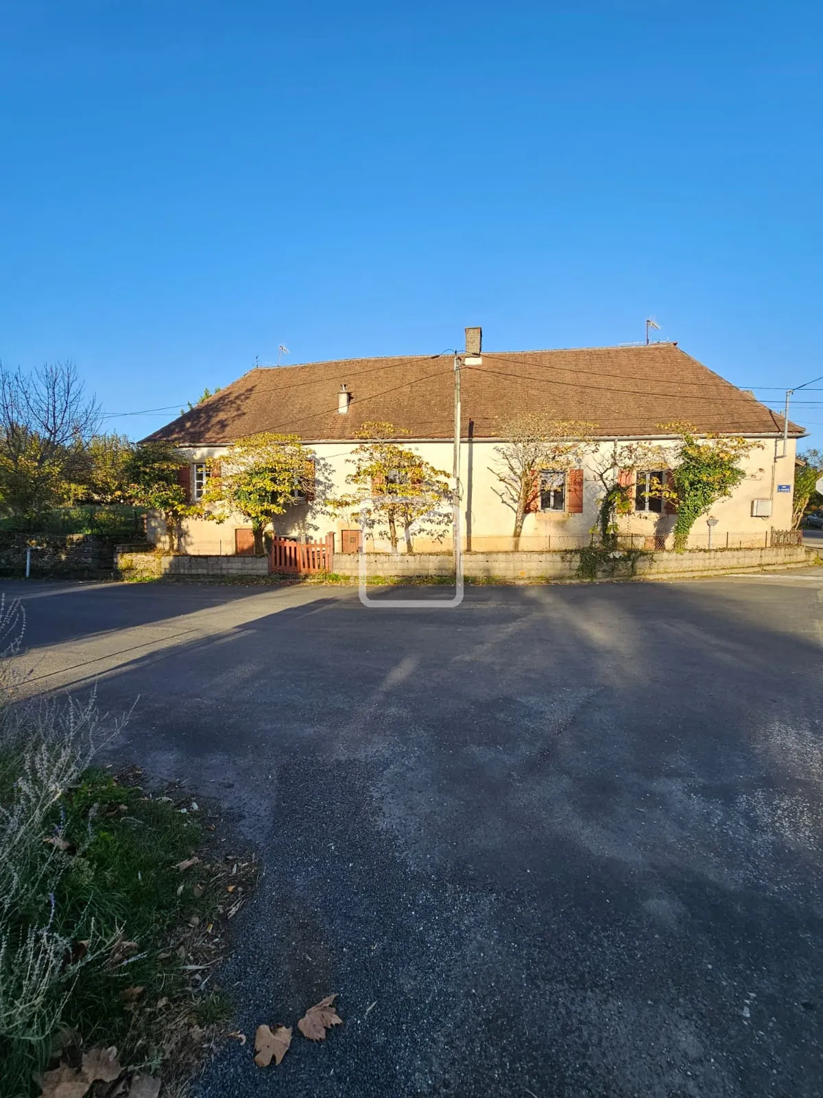 Ensemble immobilier à Alvignac - 295 400 € 