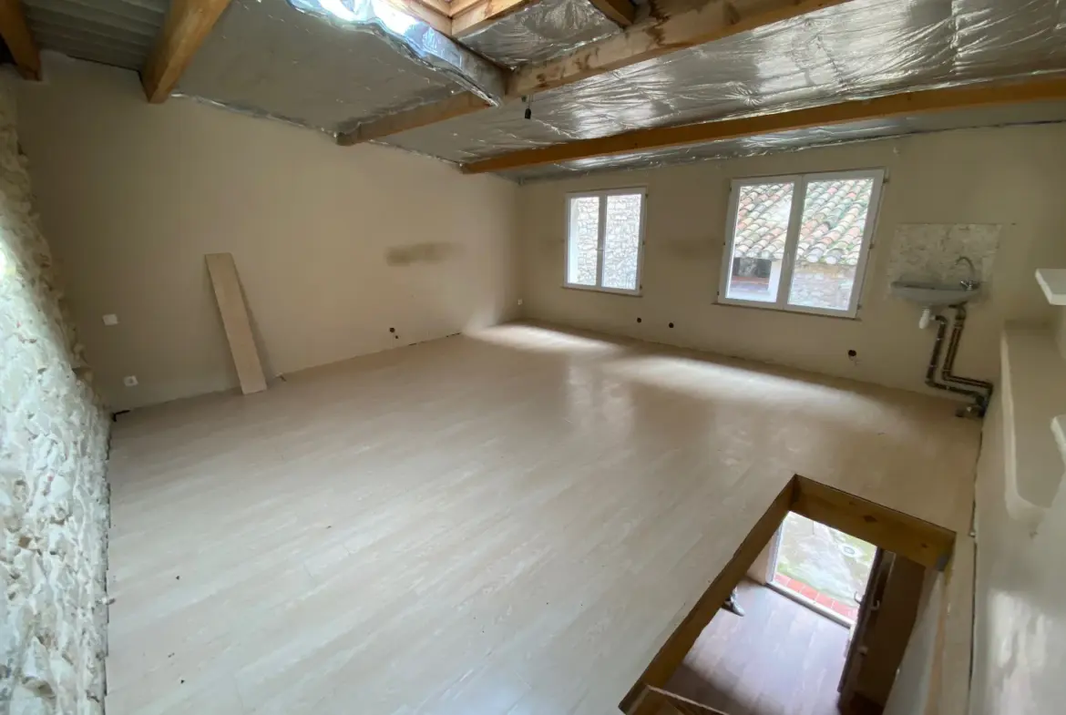 Appartement T2/T3 avec cour privative à vendre à Nîmes 