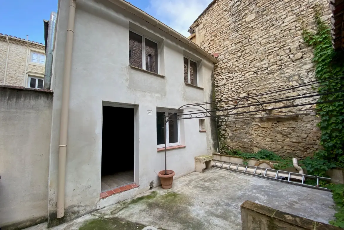 Appartement T2/T3 avec cour privative à vendre à Nîmes 