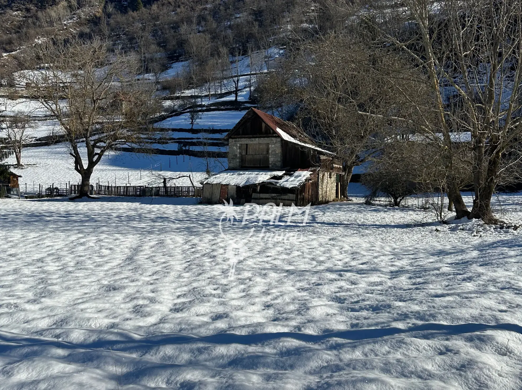 Bergerie à rénover avec terrain et vue montagne à Saint-Etienne-de-Tinée 