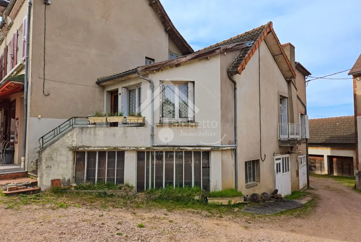 À vendre : Maison de village à Saint-Léon avec terrain de 1400 m² 