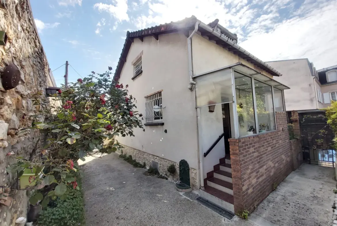 Maison 5 min à pied de la gare de Melun - Jardin et sous-sol total 