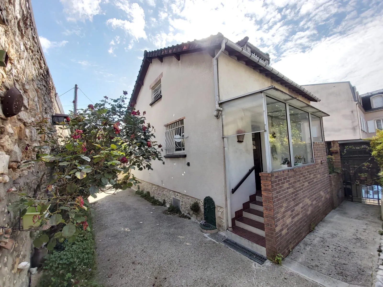 Maison 5 min à pied de la gare de Melun - Jardin et sous-sol total 