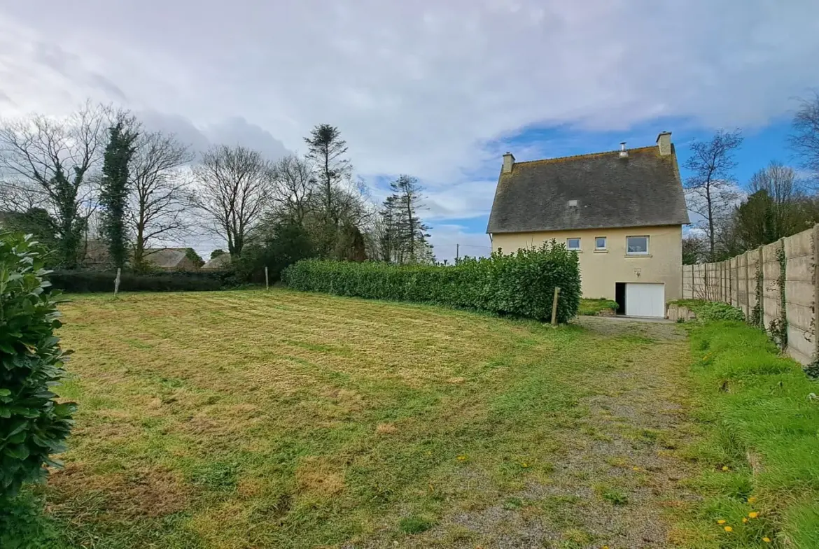 Maison spacieuse 8 pièces à vendre à Ploudaniel 