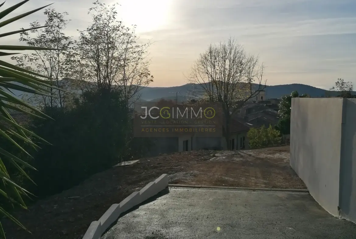 Terrain constructible à Carnoules pour 3 maisons à vendre 