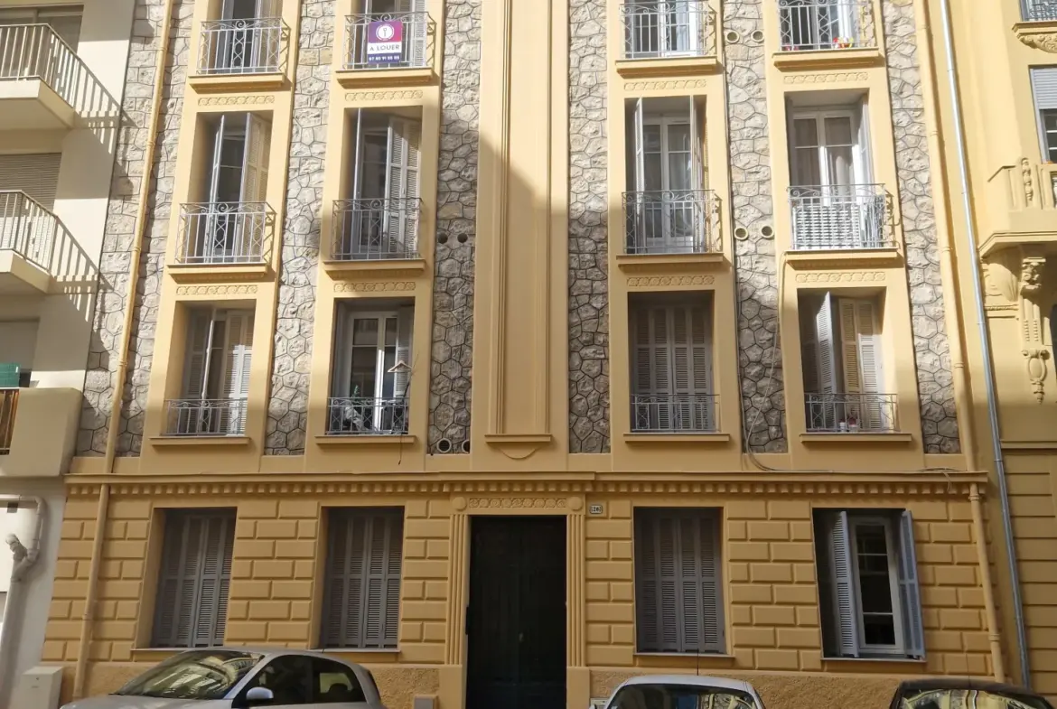 À vendre : Appartement T2 de 45,5 m² à Nice - Rue Molière 