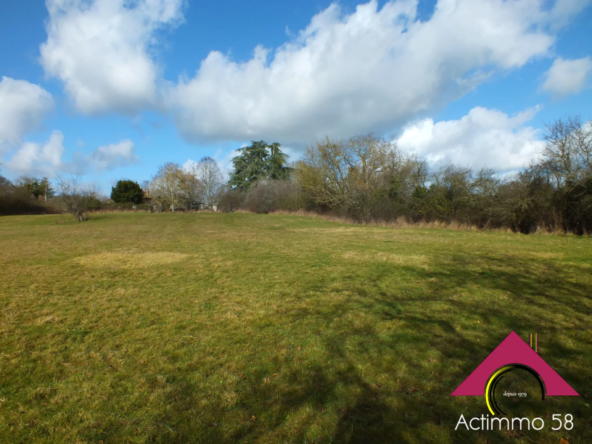 Terrain constructible à Ourouer-Les-Bourdelins à vendre