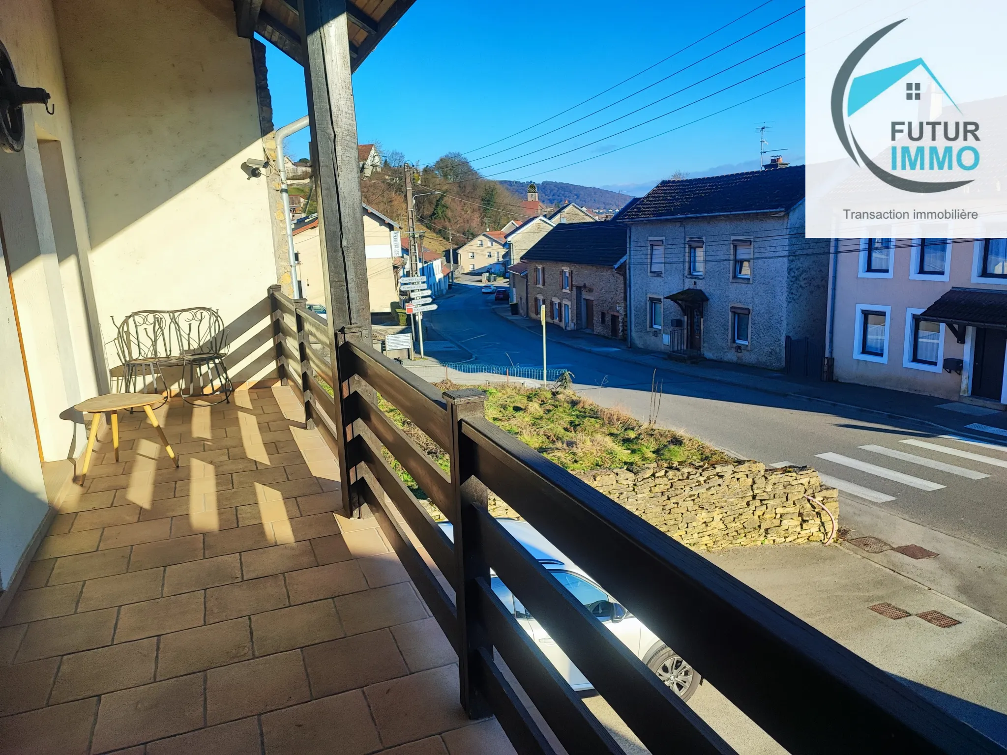 Maison ancienne rénovée avec 2 appartements à vendre à Bavans 