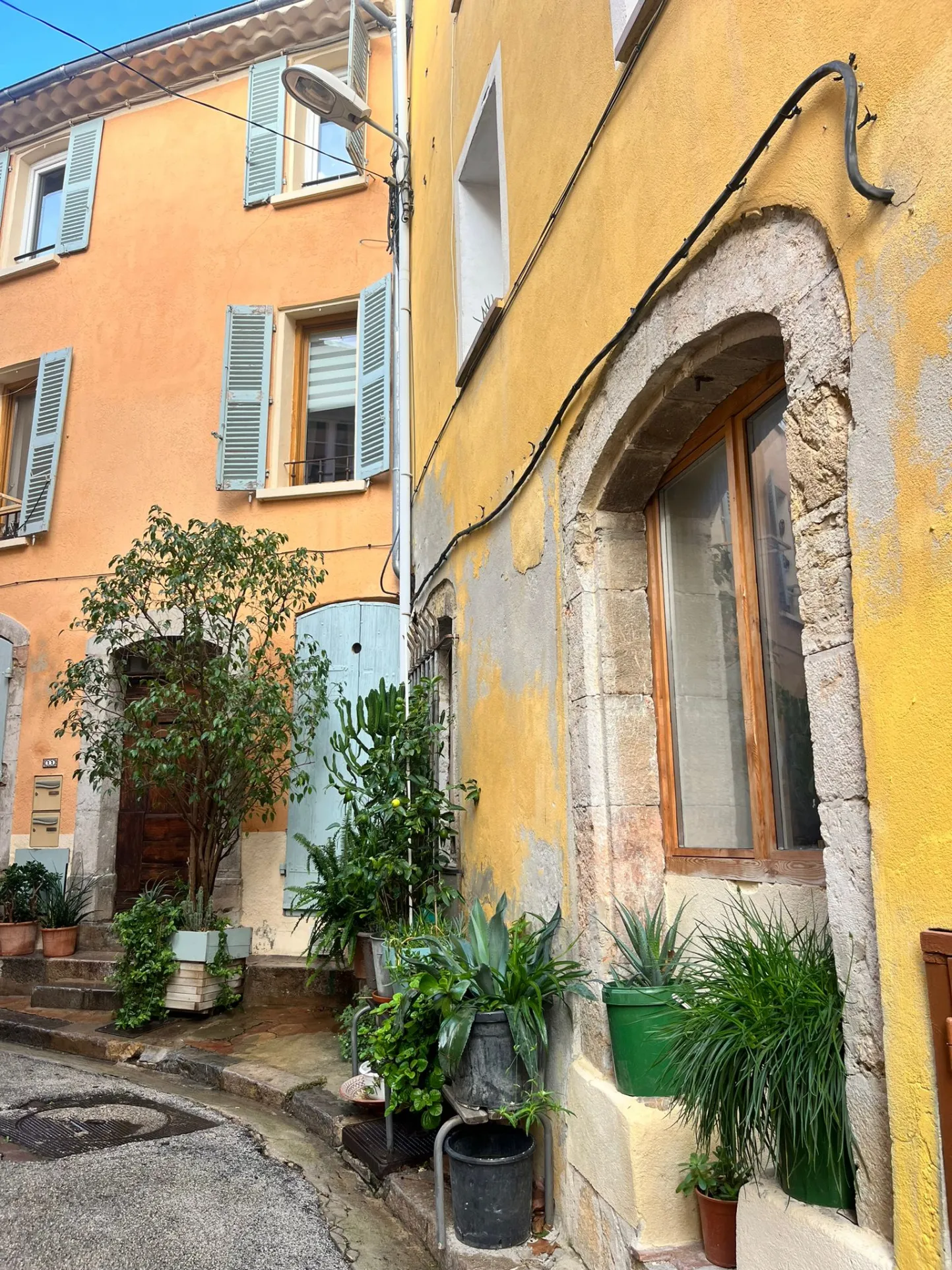 Charmant T1 de 19 m2 au cœur du centre-ville historique à Hyères 