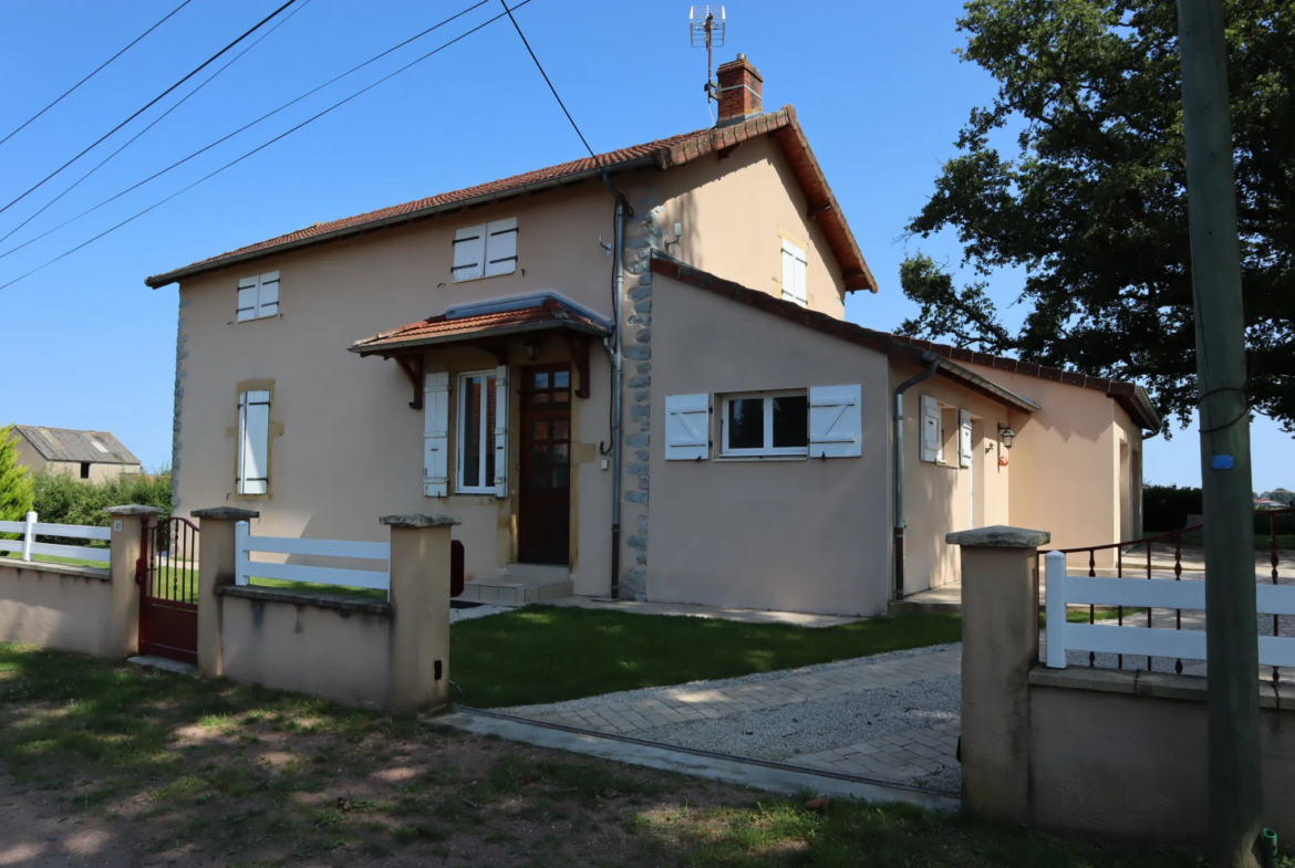 Maison à vendre à Volesvres – 144 m² avec jardin et garage 